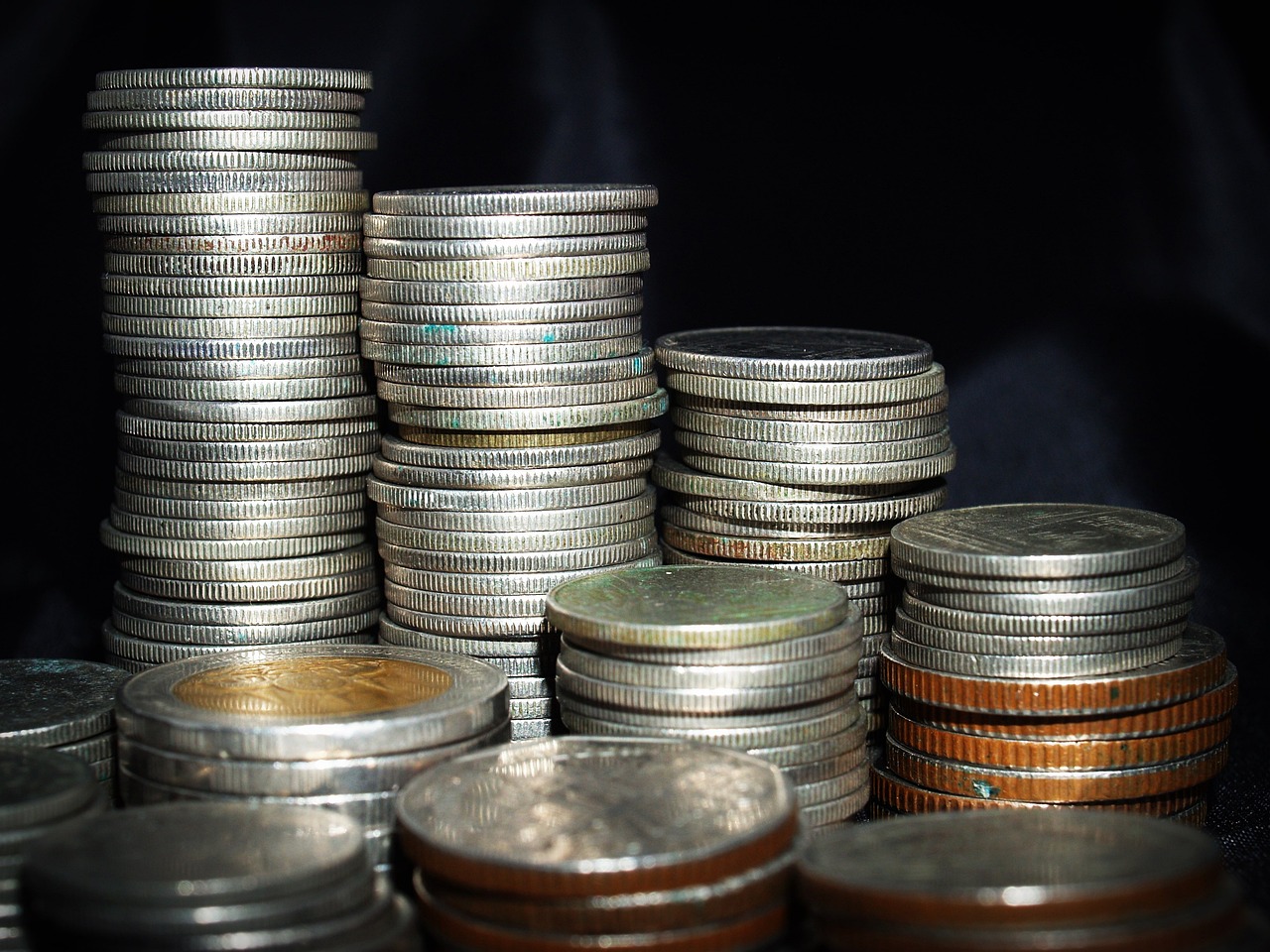 掌握金融脉搏，全面解析银行金条价格波动与投资策略-第1张图片-彩蝶百科