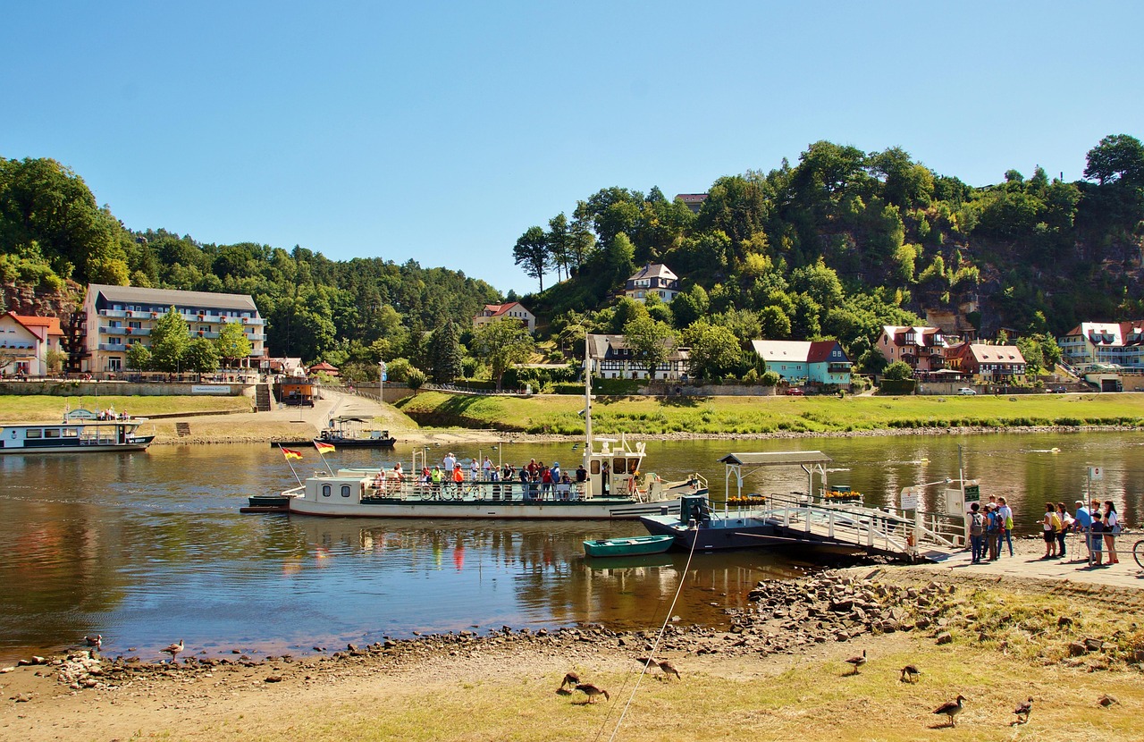 长沙周边暑假旅游胜地指南，从历史文化到自然风光，总有一处适合你-第1张图片-彩蝶百科
