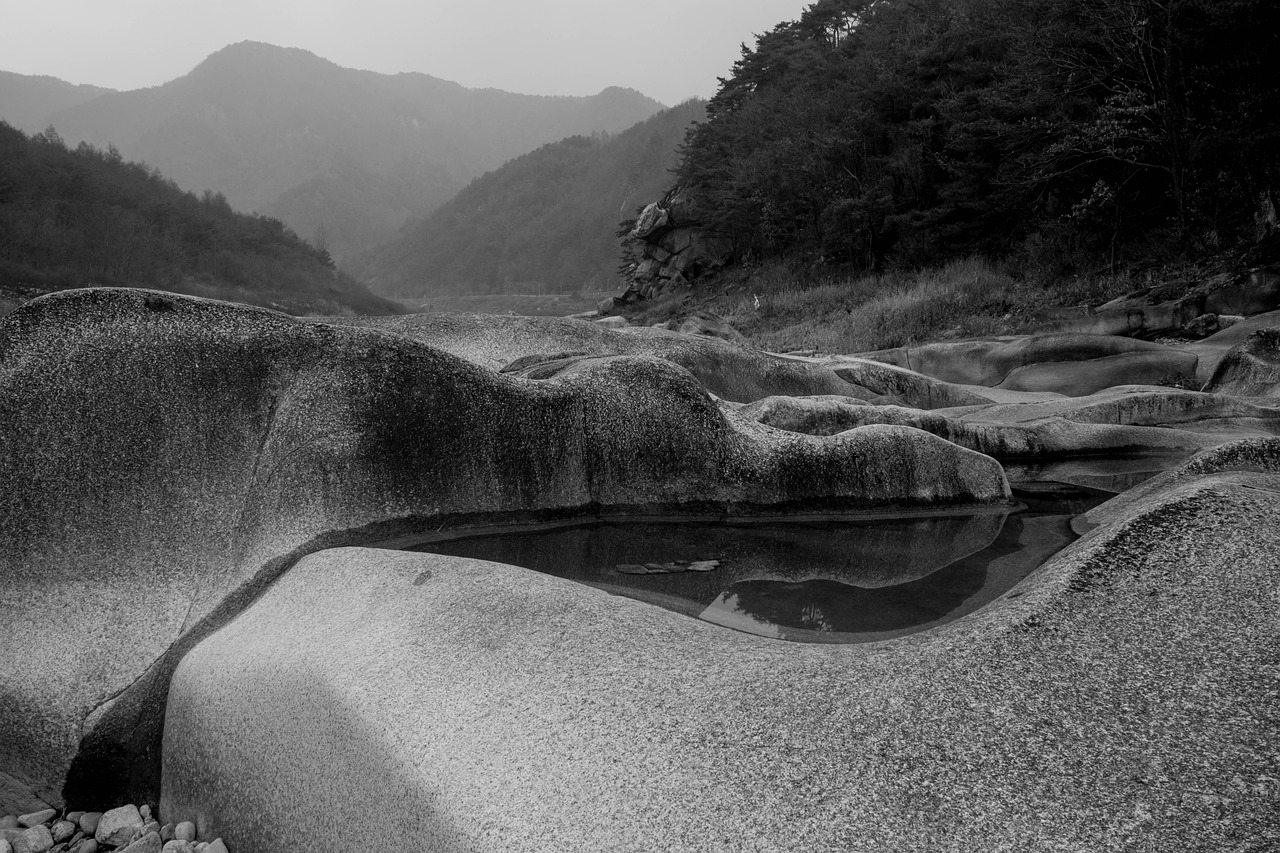 梵净山旅游攻略，探索贵州的自然奇观与文化瑰宝-第1张图片-彩蝶百科