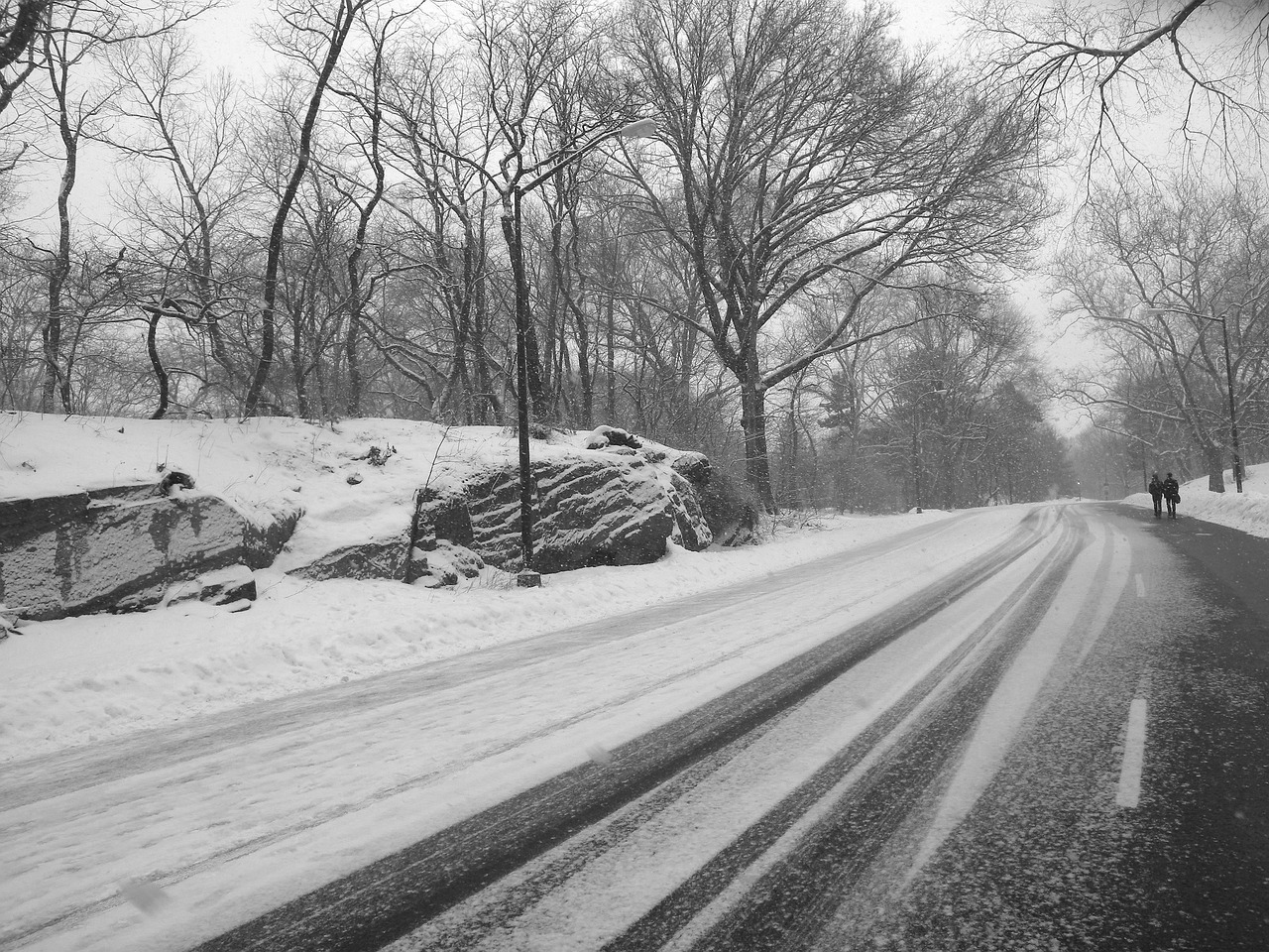 石家庄大雪，一场冬日瑞雪带来的深思与生活洞察-第1张图片-彩蝶百科