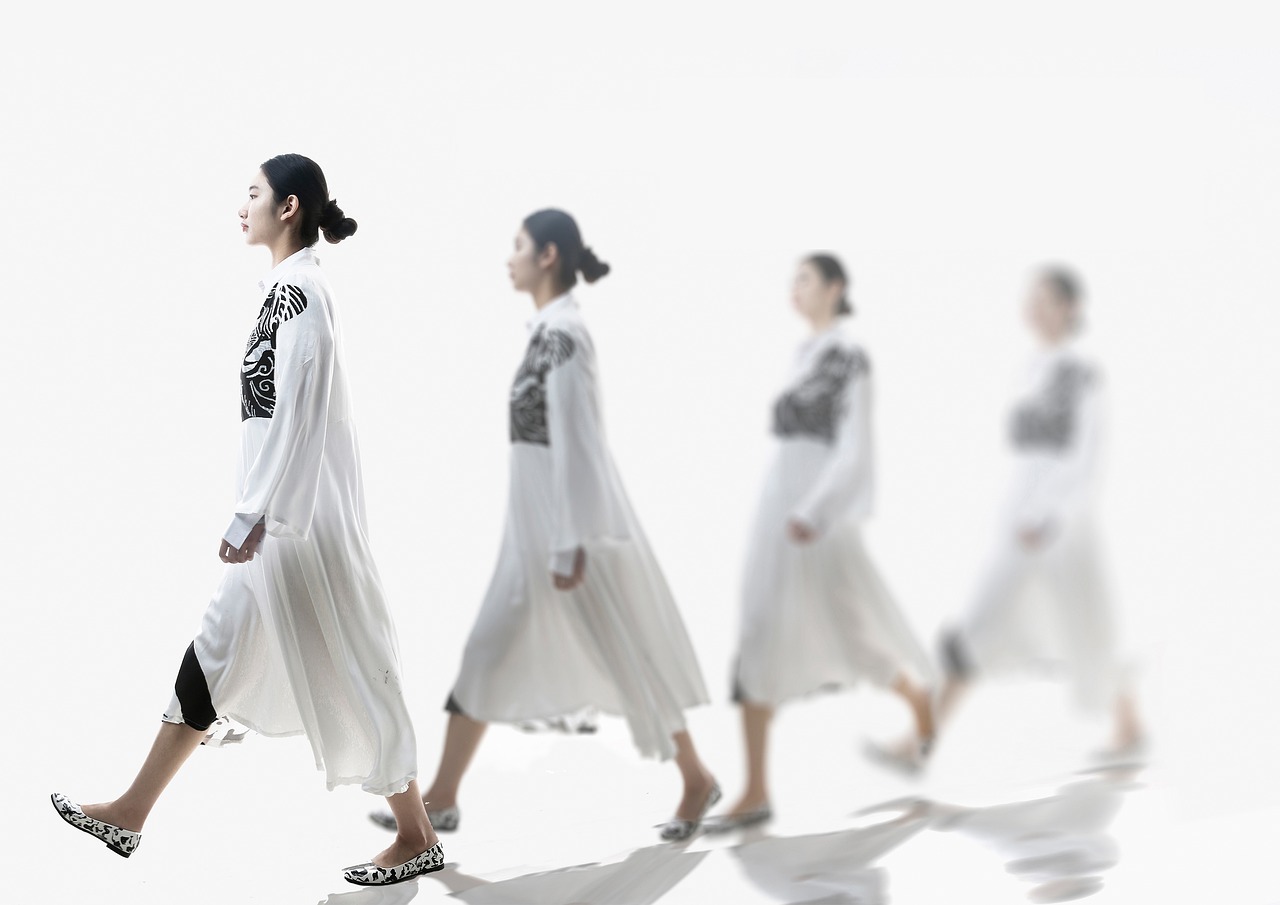 英子家女装，时尚与舒适的完美结合-第1张图片-彩蝶百科